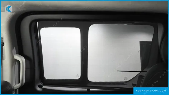 HYUNDAI STARIA LOUNGE 9-SEATER