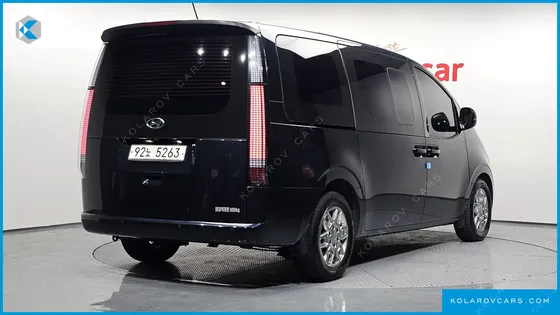 HYUNDAI STARIA CARGO 5-SEATER