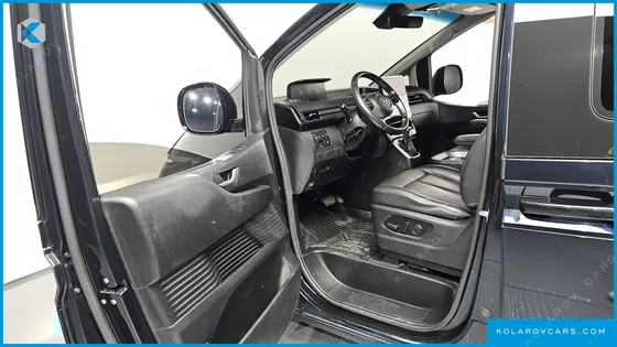 HYUNDAI STARIA CARGO 5-SEATER