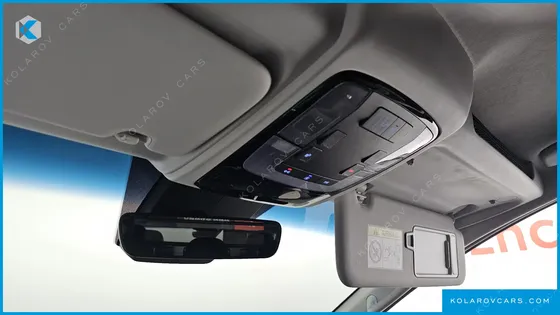 HYUNDAI STARIA CARGO 5-SEATER