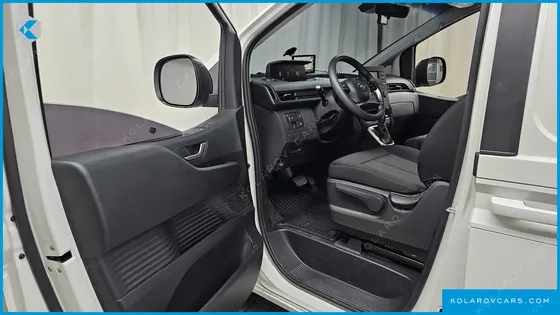 HYUNDAI STARIA CARGO 3-SEATER