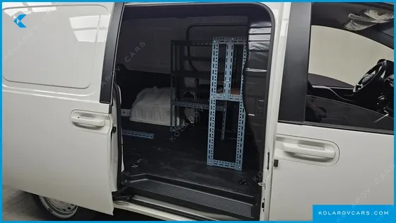 HYUNDAI STARIA CARGO 3-SEATER
