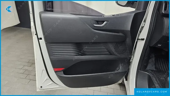 HYUNDAI STARIA CARGO 3-SEATER