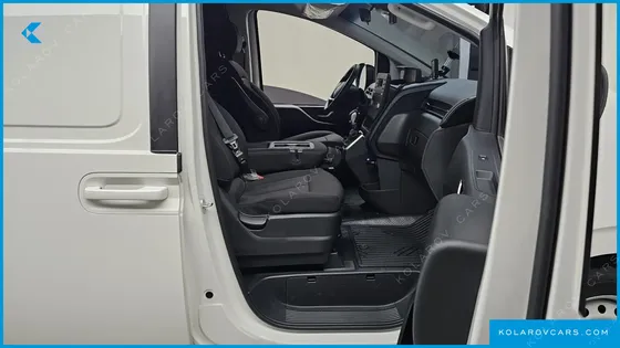 HYUNDAI STARIA CARGO 3-SEATER