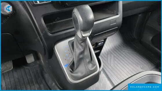 HYUNDAI STARIA L3.5 CARGO 5-SEATER