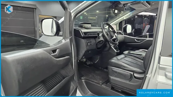 HYUNDAI STARIA CARGO 5-SEATER