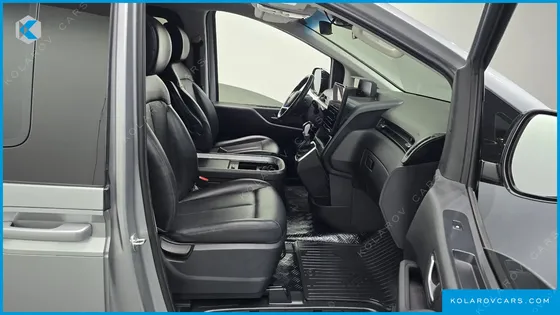 HYUNDAI STARIA CARGO 5-SEATER