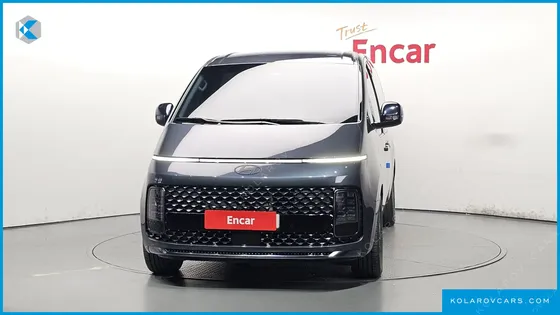 HYUNDAI STARIA LOUNGE 9-SEATER