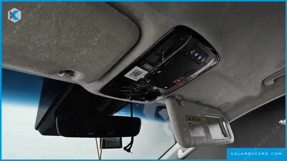 HYUNDAI STARIA LOUNGE 9-SEATER