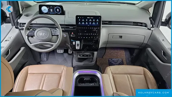 HYUNDAI STARIA 4WD LOUNGE 7-SEATER