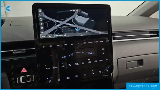 HYUNDAI STARIA 4WD LOUNGE 7-SEATER