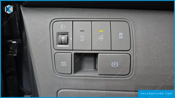 HYUNDAI STARIA 4WD LOUNGE 7-SEATER