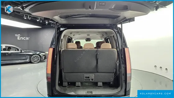 HYUNDAI STARIA 4WD LOUNGE 7-SEATER