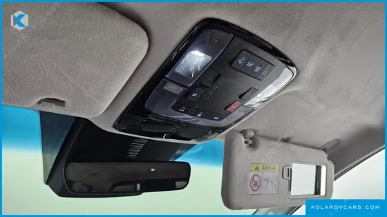 HYUNDAI STARIA 4WD LOUNGE 7-SEATER