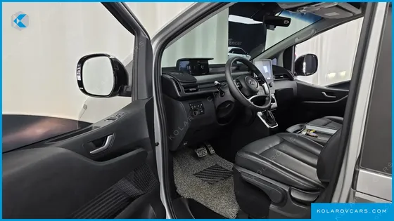 HYUNDAI STARIA CARGO 5-SEATER