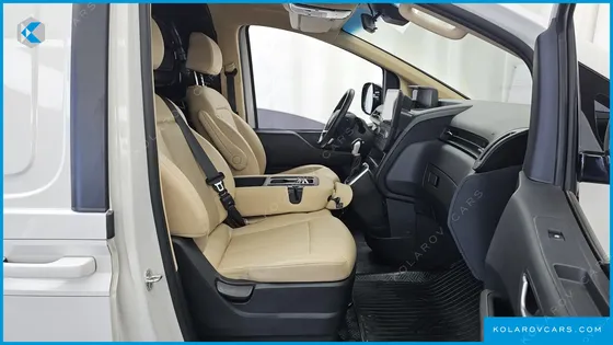HYUNDAI STARIA CARGO 3-SEATER