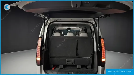 HYUNDAI STARIA HEV 1.6 LOUNGE 9-SEATER