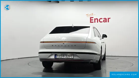 HYUNDAI GRANDEUR PREMIUM