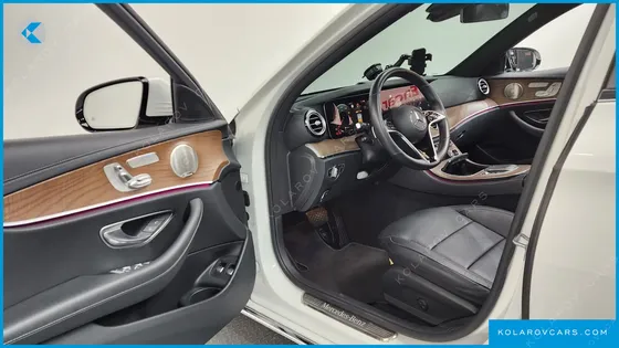 MERCEDES E-CLASS E300E 4MATIC EXCLUSIVE