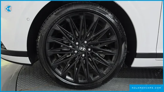 HYUNDAI GRANDEUR CALLIGRAPHY