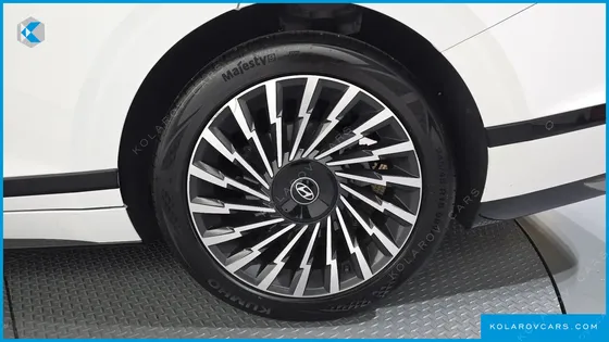 HYUNDAI GRANDEUR CALLIGRAPHY