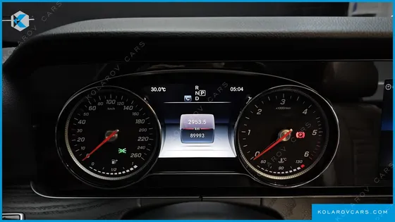 MERCEDES E-CLASS E220D AVANTGARDE