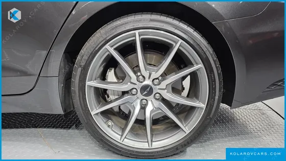 GENESIS G70 GASOLINE 2.5T 4WD