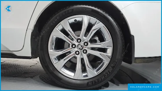 TOYOTA SIENNA 2.5 HYBRID 2WD