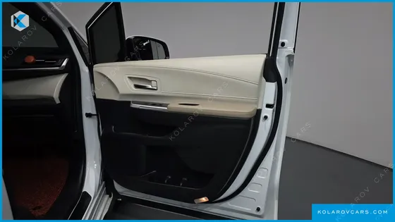 TOYOTA SIENNA 2.5 HYBRID 2WD