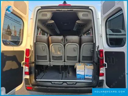 HYUNDAI SOLATI 15-SEATER