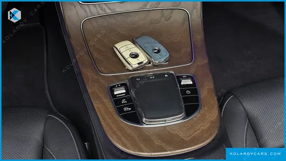 MERCEDES E-CLASS E300E 4MATIC EXCLUSIVE