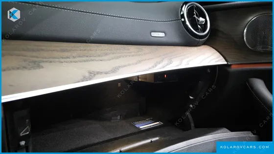 MERCEDES E-CLASS E300E 4MATIC EXCLUSIVE