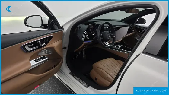 MERCEDES E-CLASS E300 4MATIC AMG LINE