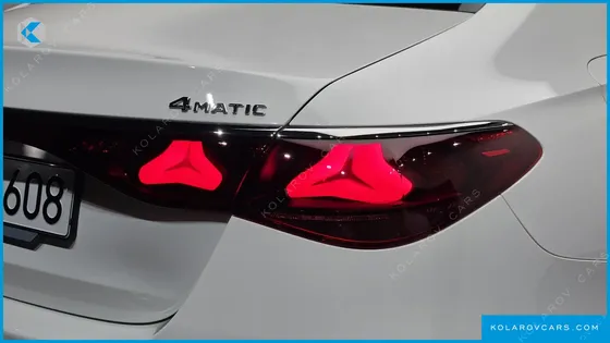 MERCEDES E-CLASS E300 4MATIC AMG LINE