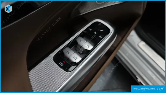 MERCEDES E-CLASS E300 4MATIC AMG LINE