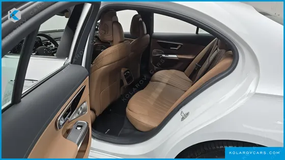 MERCEDES E-CLASS E300 4MATIC AMG LINE