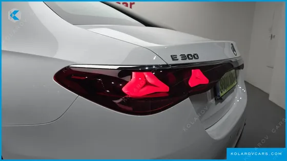 MERCEDES E-CLASS E300 4MATIC AMG LINE