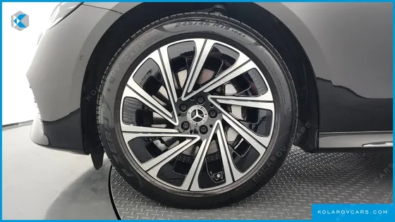 MERCEDES E-CLASS E300 4MATIC EXCLUSIVE