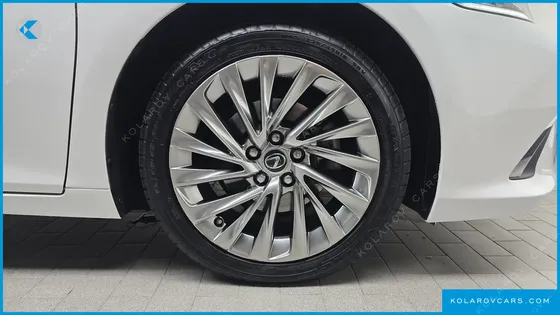 LEXUS ES LUXURY PLUS