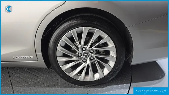 LEXUS ES LUXURY PLUS