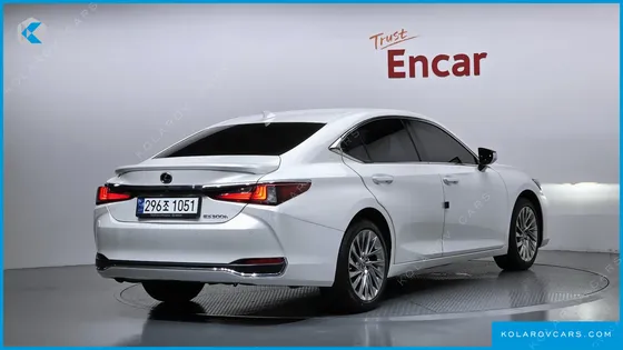 LEXUS ES LUXURY PLUS