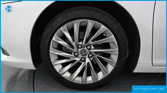 LEXUS ES LUXURY PLUS