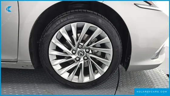 LEXUS ES LUXURY PLUS