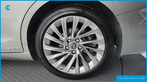 LEXUS ES LIMITED
