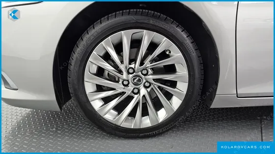 LEXUS ES EXECUTIVE