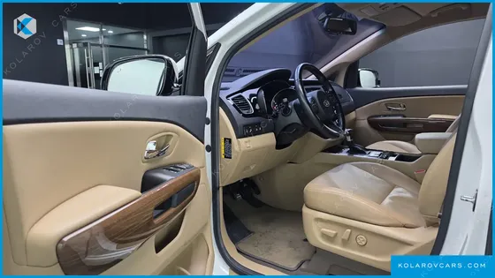 KIA CARNIVAL 9-SEATER HI-LIMOUSINE