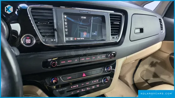 KIA CARNIVAL 9-SEATER HI-LIMOUSINE