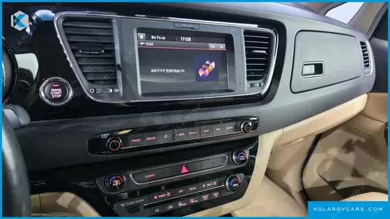 KIA CARNIVAL 9-SEATER HI-LIMOUSINE