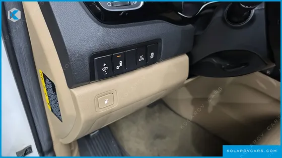 KIA CARNIVAL 9-SEATER HI-LIMOUSINE