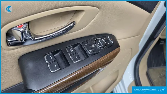 KIA CARNIVAL 9-SEATER HI-LIMOUSINE